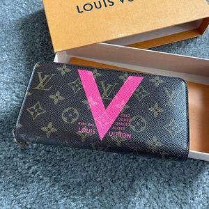 Louis Vuitton V line zippy round zip long wallet pink